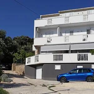 Appartamento Madona, Pag Town