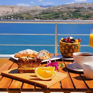 Couette-café Boutique Revelin, Pag Town